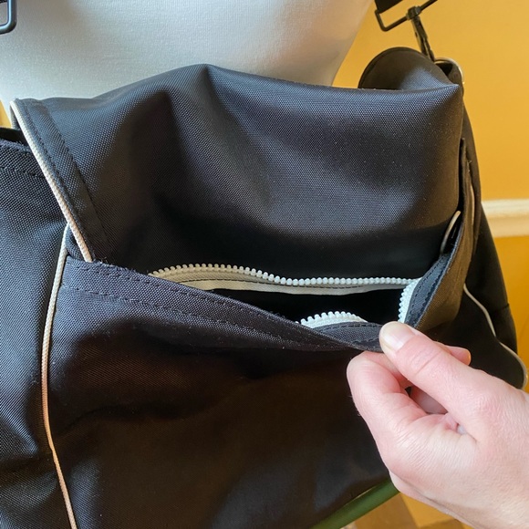 Vintage Lacoste messenger / laptop bag - Picture 5 of 11